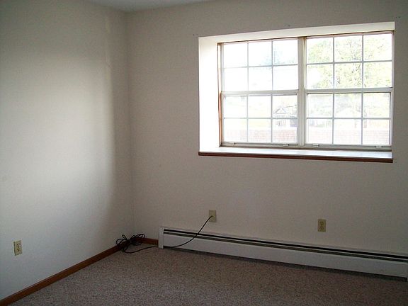 5th image of 960 Northwood Dr W #0