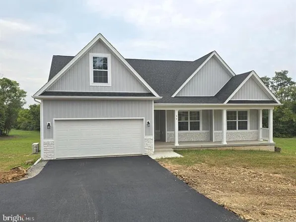 1267 Fulton Ct, Hedgesville, WV 25427