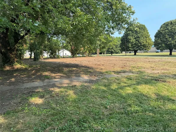 533 N Smith St, Vinita, OK 74301