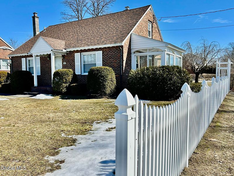 3rd image of 3142 Turnbull Street