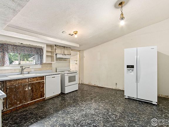 5th image of 760 E 8th St