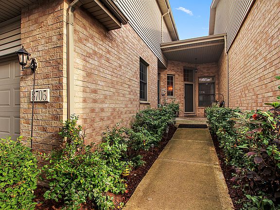 2nd image of 8705 Powers Ct