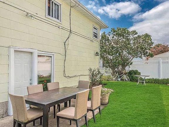 3rd image of 8-22 Louis Ave