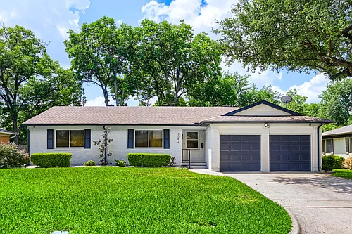 3042 Oxfordshire Ln Photo 1