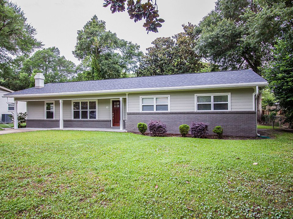 1st image of 31 Palmetto Dr