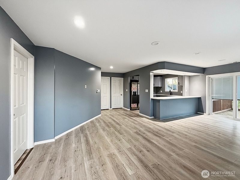 5th image of 16457 113th Avenue SE