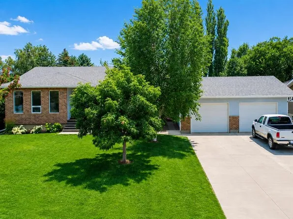 80 N 250th St E, Raymond, AB T0K 2S0