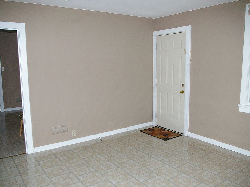 1st image of 400 Emma Ave APT 1