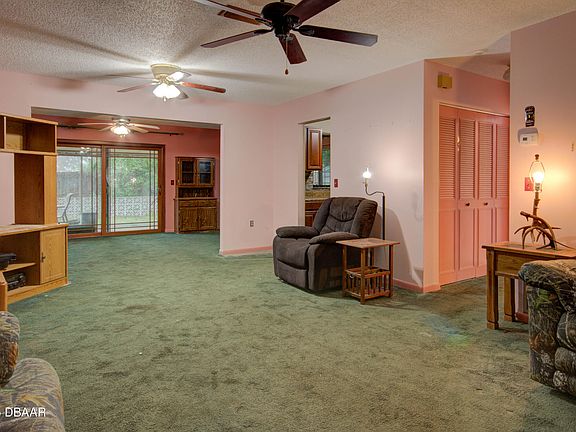 3rd image of 173 Marion Oaks Ln