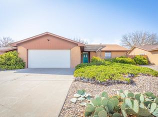 862 Broken Arrow Rd, Roswell, NM 88201