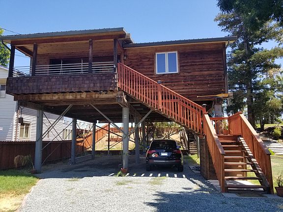 plenty of parking under the house