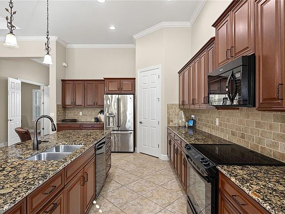 5th image of 12730 Gladstone WAY