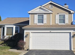 903 Willowbrook Dr, Wheeling, IL 60090