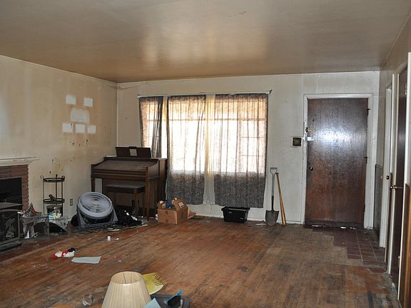 4th image of 1519 N Carlton Ave