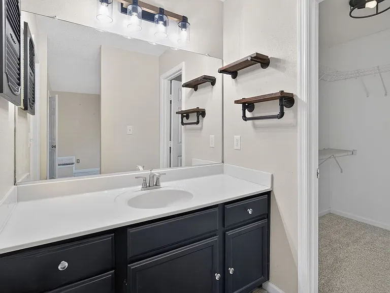 119 Kingsbridge Ln — Photo 23