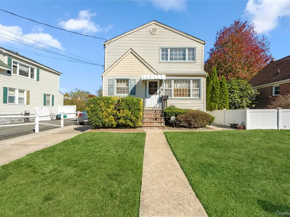 59 Wood Street, Lynbrook, NY 11563