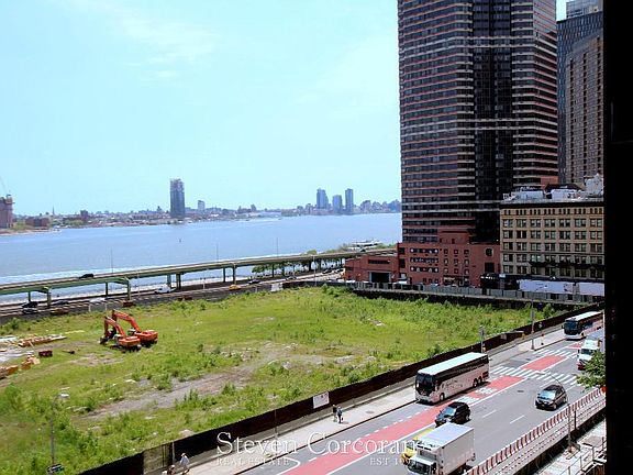 4th image of 5 Tudor City Pl APT 323