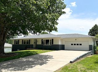1506 W Westview St, Springfield, MO 65807