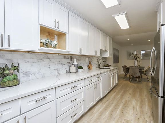 3rd image of 226 W Edith Ave APT 27