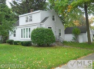 1247 W Summit Ave, Muskegon, MI 49441