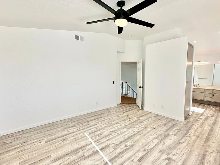 266 Royal Glen Dr — Photo 35