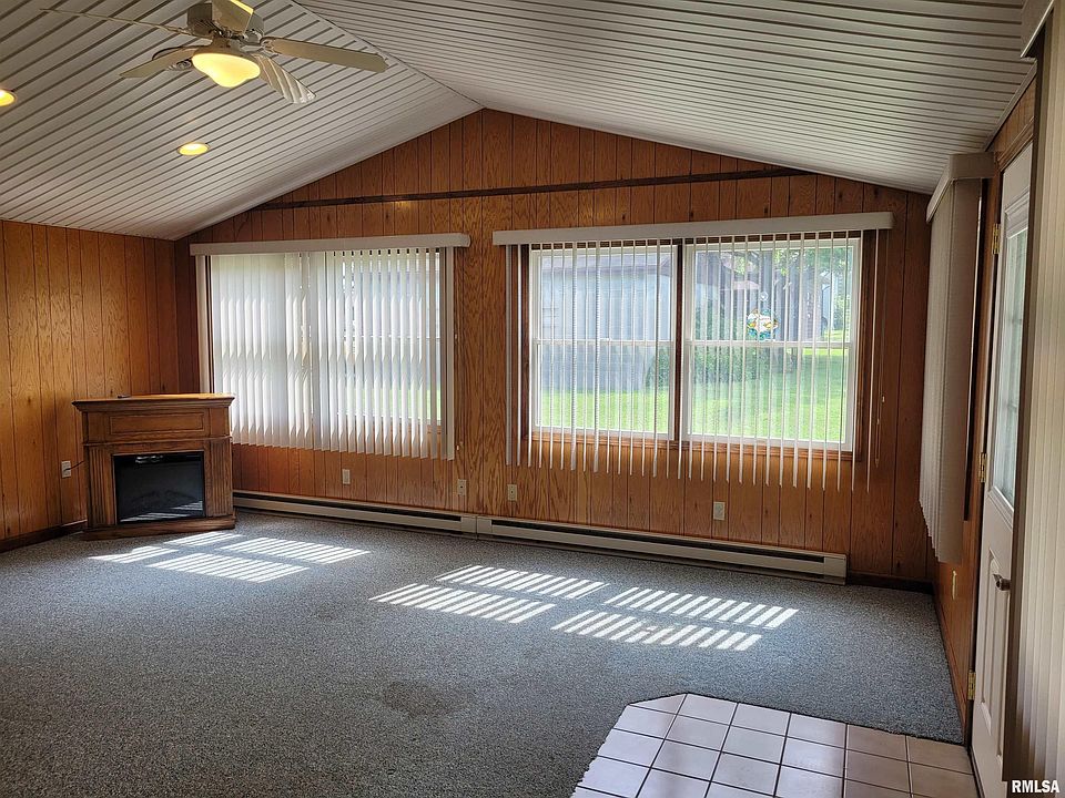 502 S Broadway St, Sesser, IL 62884 MLS EB449132 Zillow