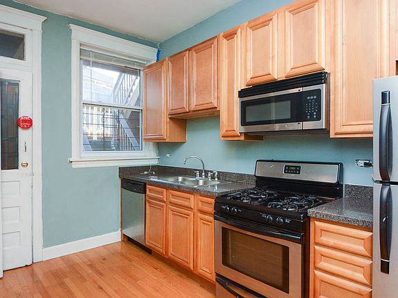 4th image of 3512 N Sheffield Ave Unit 2