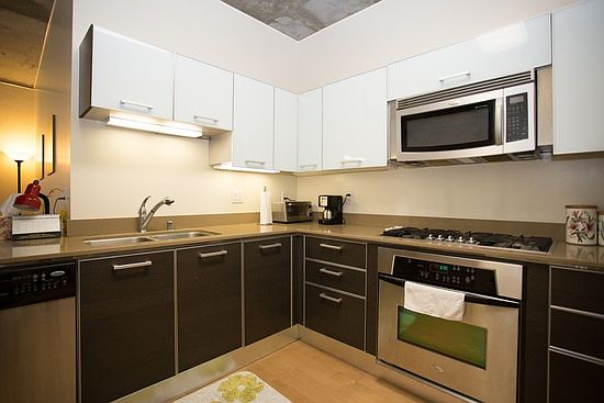 3rd image of 645 W 9th St APT 602