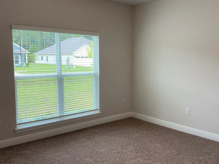 104 London Cir — Photo 16