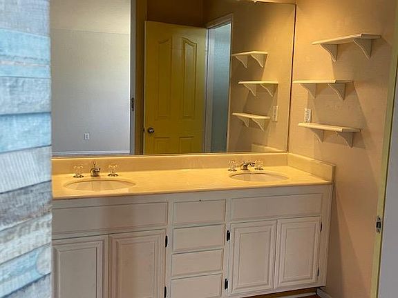 5th image of 13036 San Carlos Ct
