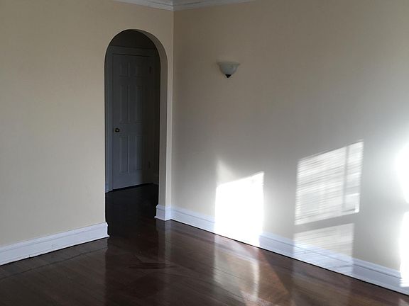 5th image of 814 E 84th St #1