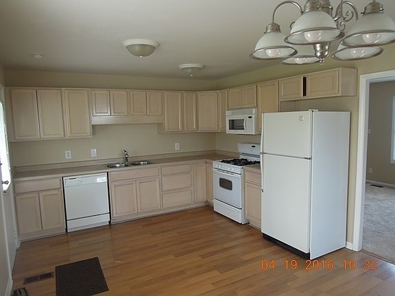 3rd image of 403 E Camden Dr