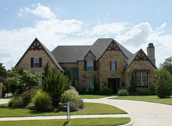 2nd image of 2109 Palomar Trl