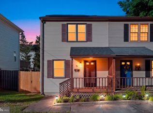 9 Leadbeater St #1/2, Alexandria, VA 22305