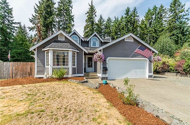 Picture perfect in Buckley! This home sits on the Bonney Lake/B