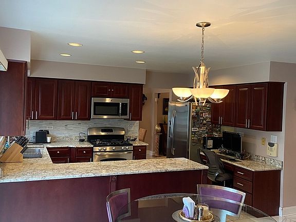 5th image of 1283 Roberta Ct