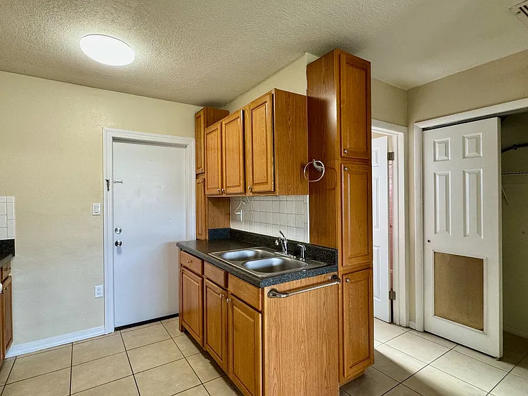 620 Guild Dr — Photo 4