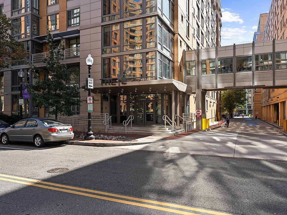 1st image of 440 L St NW #10