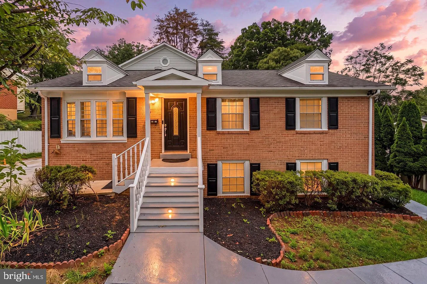 5 bed, 5.0 bath, 3326 sqft, $4,000 — Photo 1