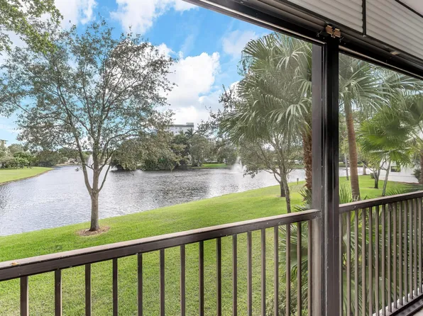 2238 N Cypress Bend Drive #206, Pompano Beach, FL 33069