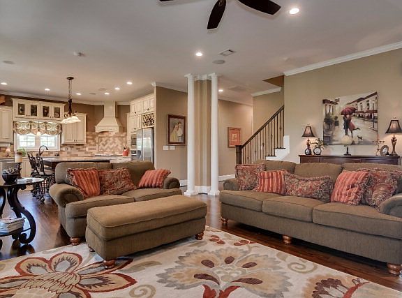 4th image of 349 Blue Roan Ct