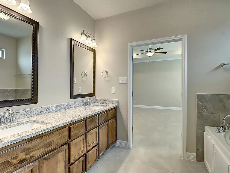 2202 Crystal Bay Dr — Photo 32