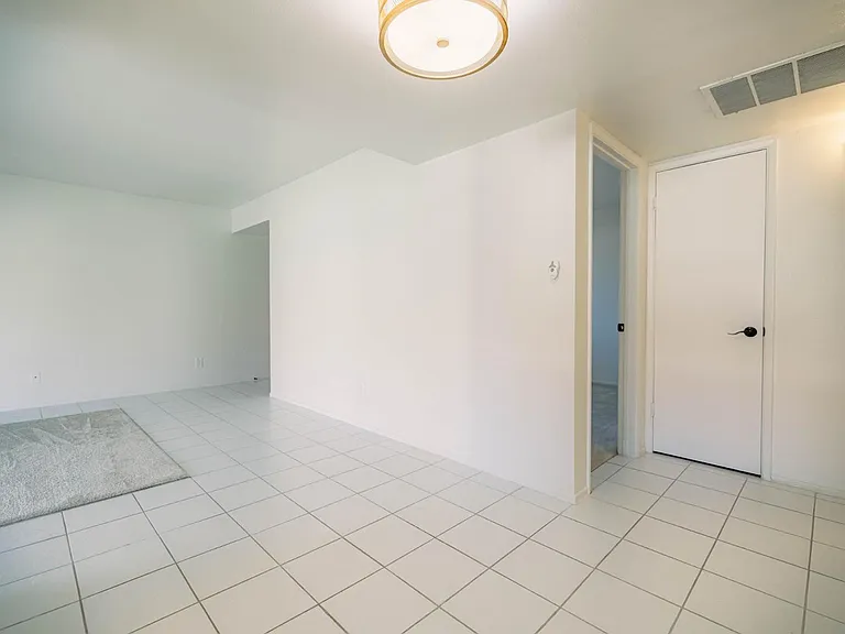 1650 N 87th Ter #27B — Photo 8