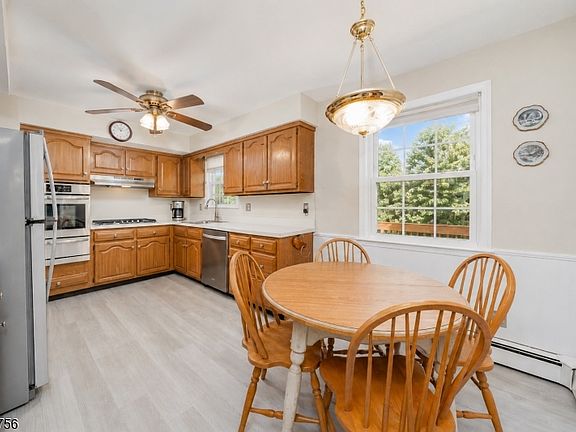 5th image of 51 Hilltop Ave
