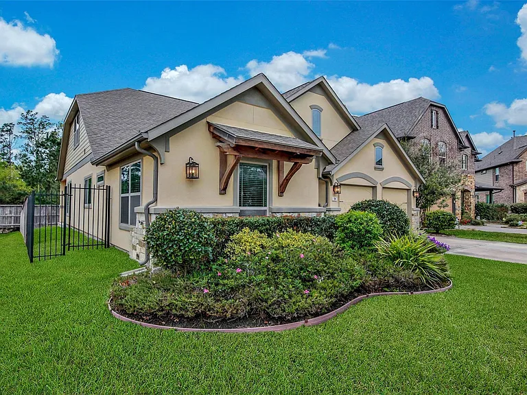 78 Hearthshire Cir — Photo 3