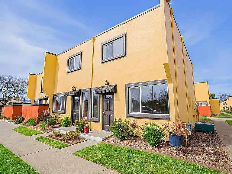 1630 Pueblo Ave #1 — Photo 7