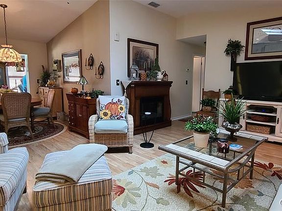4th image of 308 Shangri La Cir
