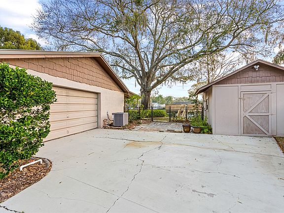 4th image of 3222 Pine Shadow Dr