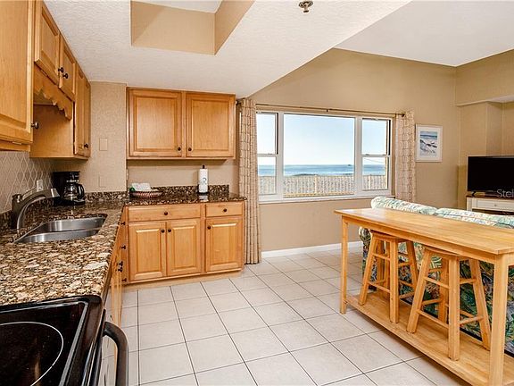 4th image of 18610 Gulf Blvd APT 1