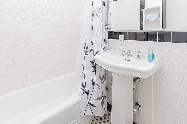 Rented by Citi Habitats | media 45